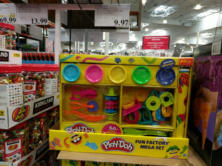 Play Doh Fun Factory Mega Set with Playmat