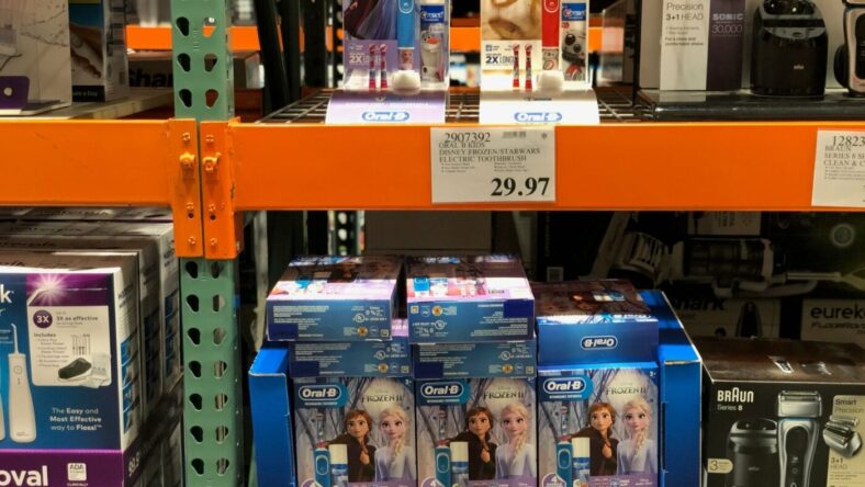OralBKidsDisneyFrozenStarWarsElectricToothhbrush-2907392