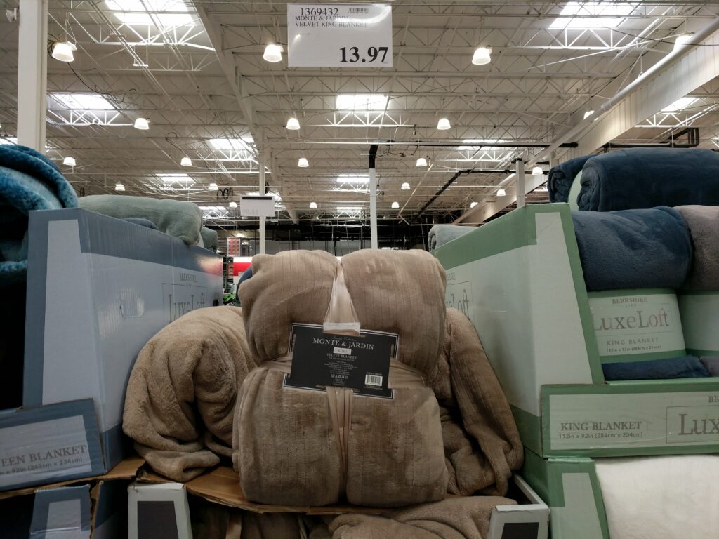 Monte & Jardin Velvet King Blanket