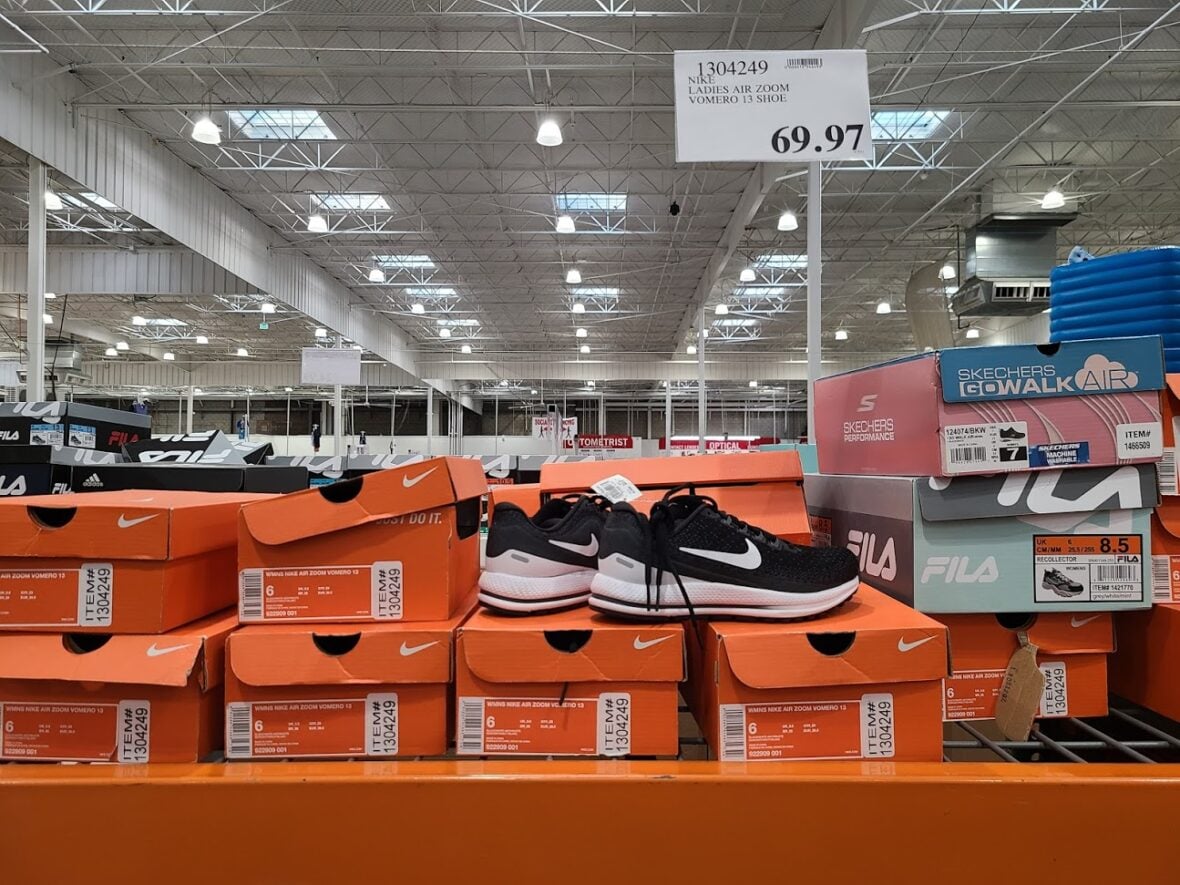 NikeLadiesAirZoomVomero13-1304249