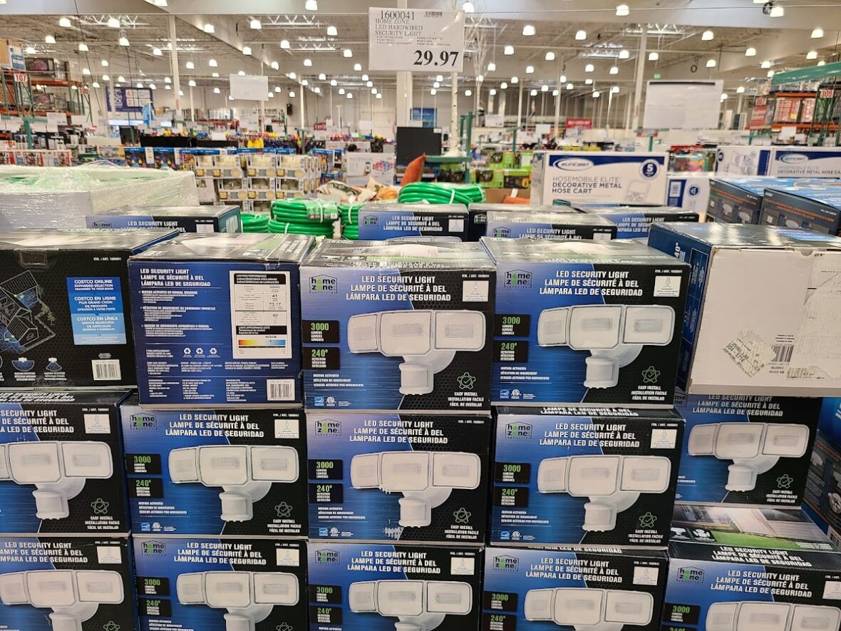 HomeZoneLEDHardwiredSecurityLight-1600041