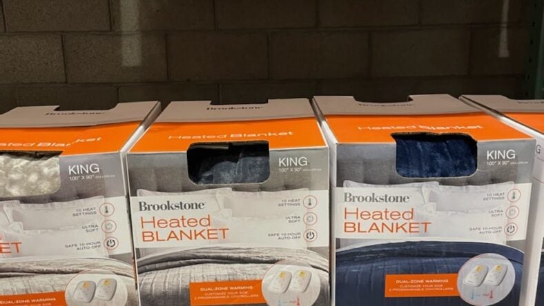 Brookstone-Heated-Queen-Blanket-1433020