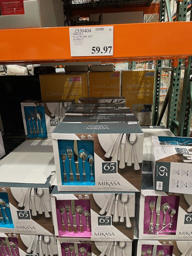 Mikasa Flatware Set 65Piece