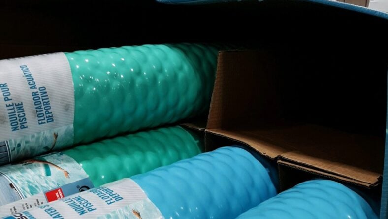 Cascade-Mountain-Tech-Pool-Noodle-1515391