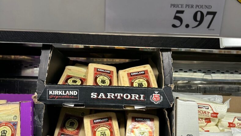 Kirkland Signature Congnac BellaVitano Cheese 77819