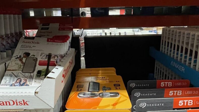 Lexar-High-Performance-Memory-Storage-USB-1725724