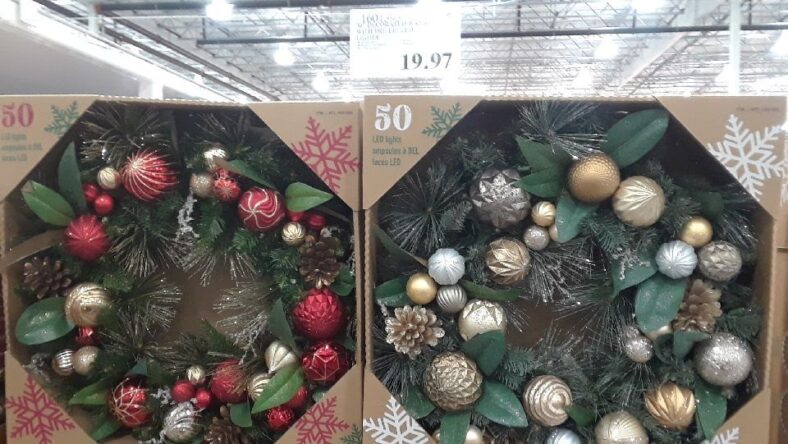 Decorative-Wreath-with-LED-Lights-1601395