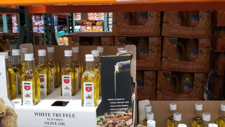 Urbani-White-Truffle-Oil-1686383-LaQuinta-CA