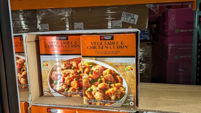 East-West-Red-Curry-Vegetable-Chicken-2pk-1784417