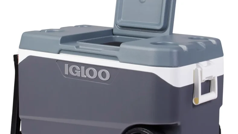 Igloo MaxCold Latitude 90-quart Roller Cooler