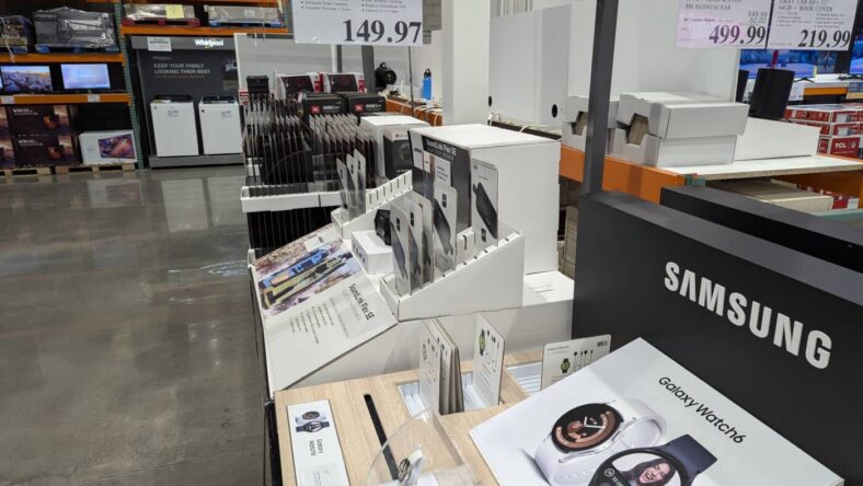 Samsung-Galaxy-Watch6-44MM-Graphite-SM-R940NZKCXAA-1758409-Livermore, CA