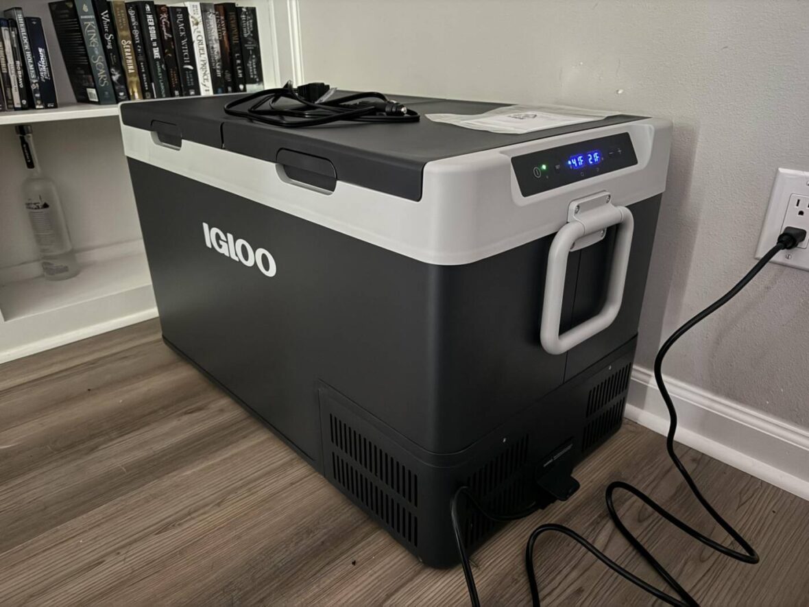 Igloo-DZ80-Active-83QT-Cooler-Gray-1792458-Rockwall, TX