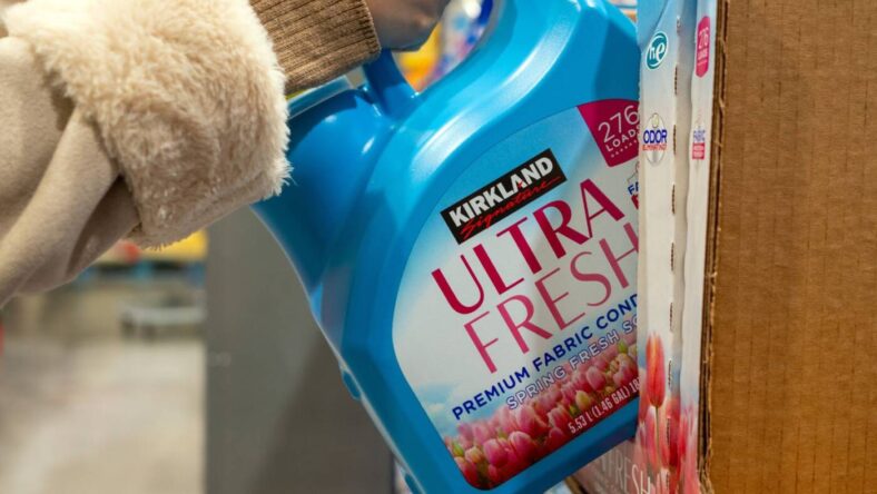 costco cleaning products, Unsplash