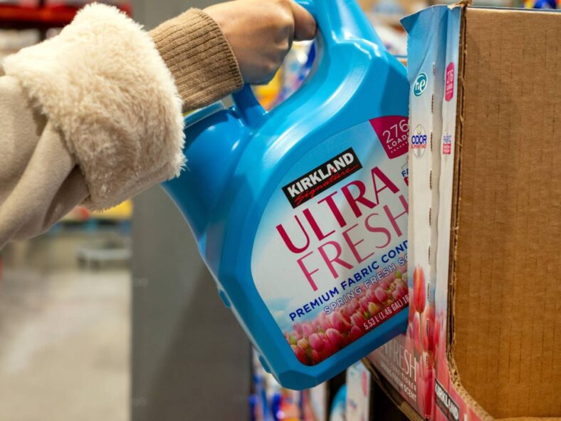 costco cleaning products, Unsplash