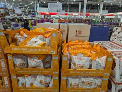 Creative-Snacks-Co.-Orange-Creme-Pretzels-26oz-1828812-Concord, CA