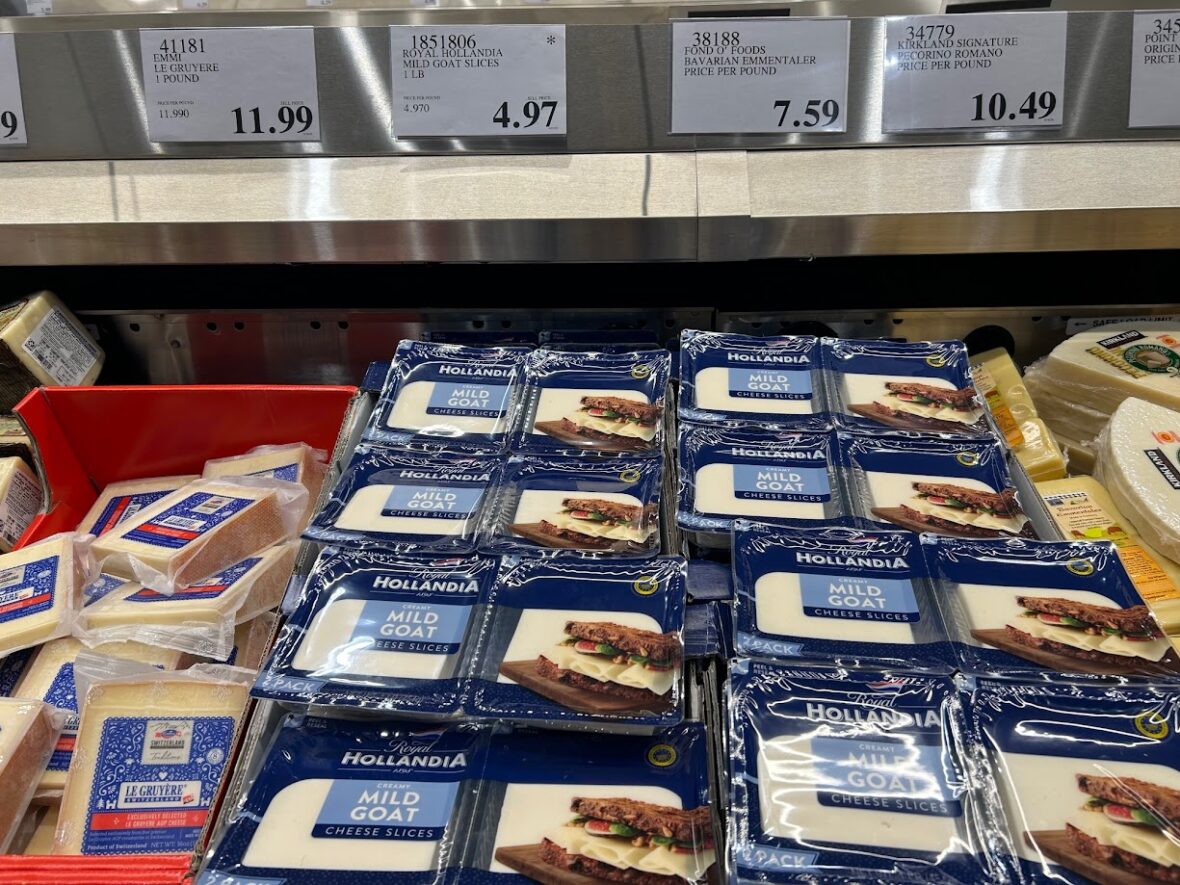 Royal-Hollandia-Mild-Goat-Cheese-Slices-1851806