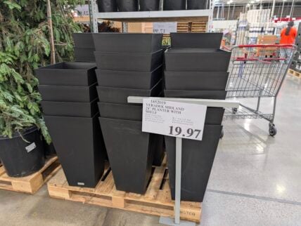 Veradek-Midland-24-Inch-Planter-With-Shelf-1852019