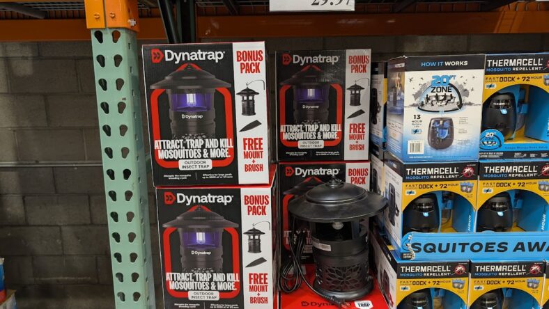 Dynatrap-Half-Acre-Insect-Trap-With-LED-Bulb-1807271
