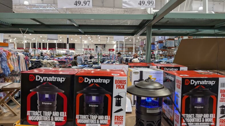 Dynatrap-Half-Acre-Insect-Trap-With-LED-Bulb-1807271