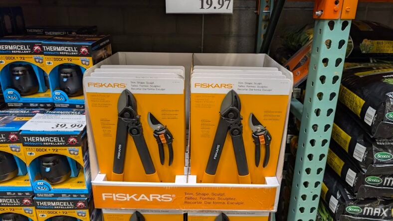 Fiskars-2PC-Lopper-And-Pruner-1713570