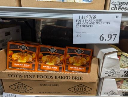 Fotis-Baked-Brie-Apricot-N-Walnuts-1415768