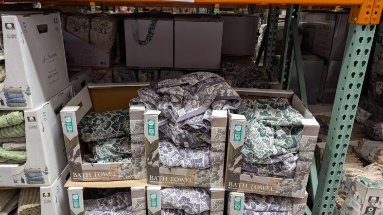 Floral-Yarn-Dyed-Jacquard-Towel-Assorted-Colors-1796220