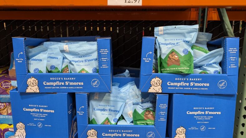 Bocces-Bakery-Campfire-Smores-Dog-Treats-1925782