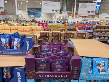 Ghiradelli-Lava-Cake-Squares-1920074