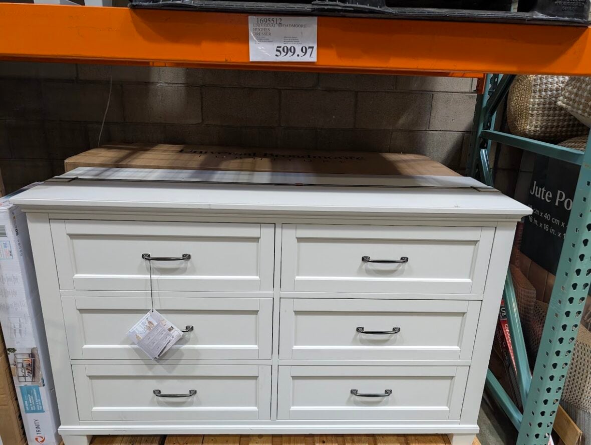 Universal-Broadmoore-Hughes-Dresser-1695512