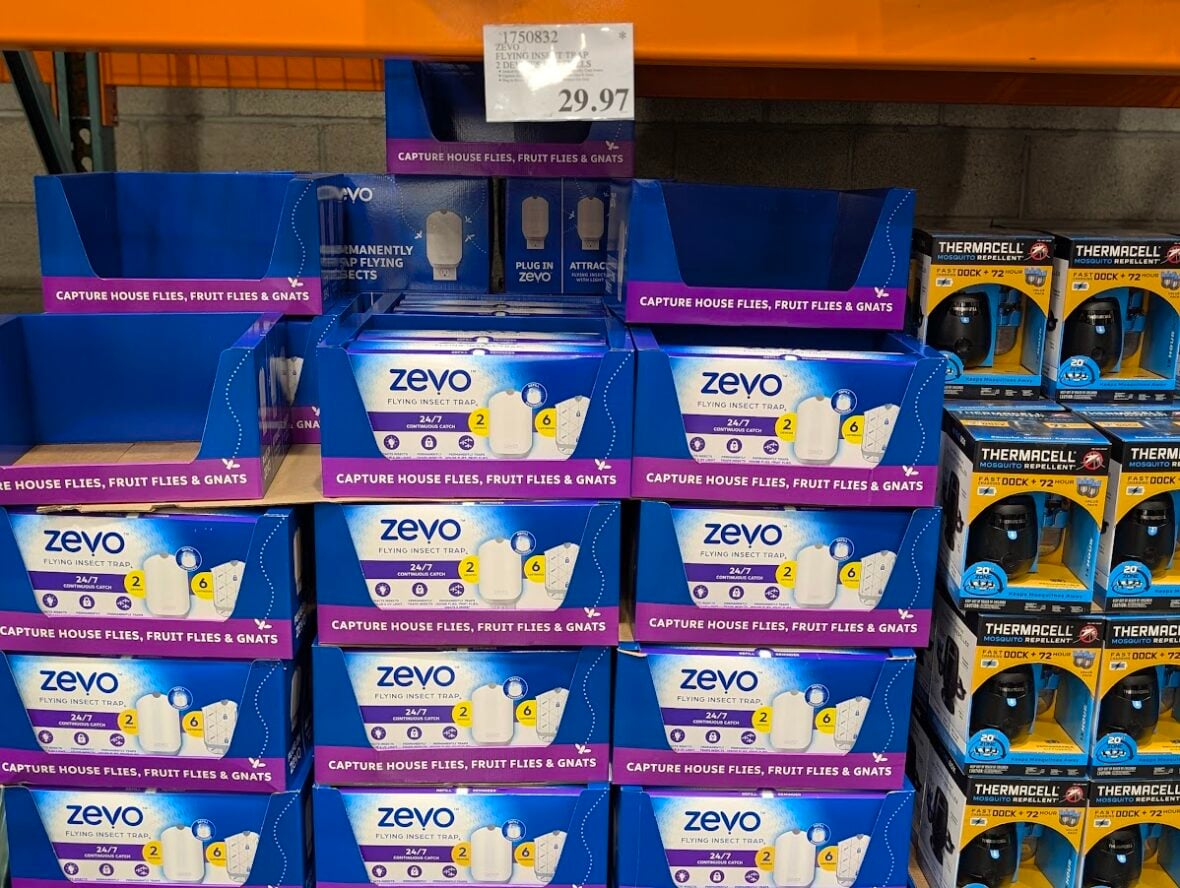 Zevo-Flying-Insect-Trap-2-Devices-6-Refills-1750832