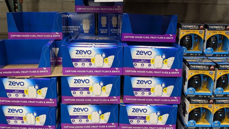 Zevo-Flying-Insect-Trap-2-Devices-6-Refills-1750832