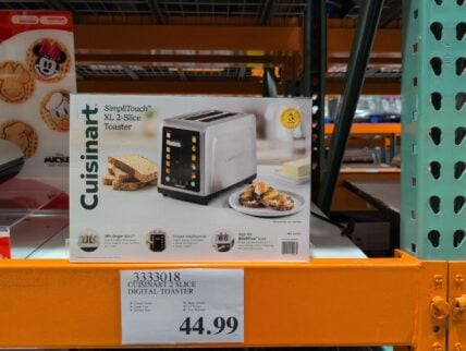 CŨISINĀRT 2 SLICE DIGITAL TOASTER 5 Bread Presets Unique touchscreen at Costco - $44.99