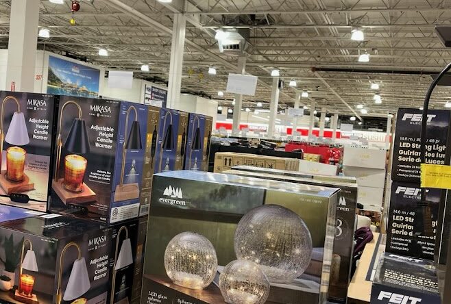 Evergreen-LED-Cubes-Spheres-1796178