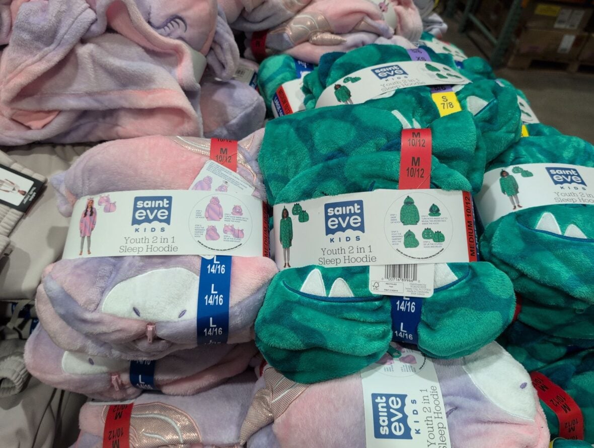 St Eve Tuo Youth Sleep Hoodie at Costco