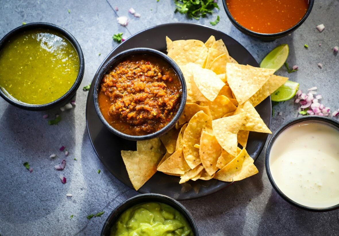 chips with different bowls of dips / dips at costco