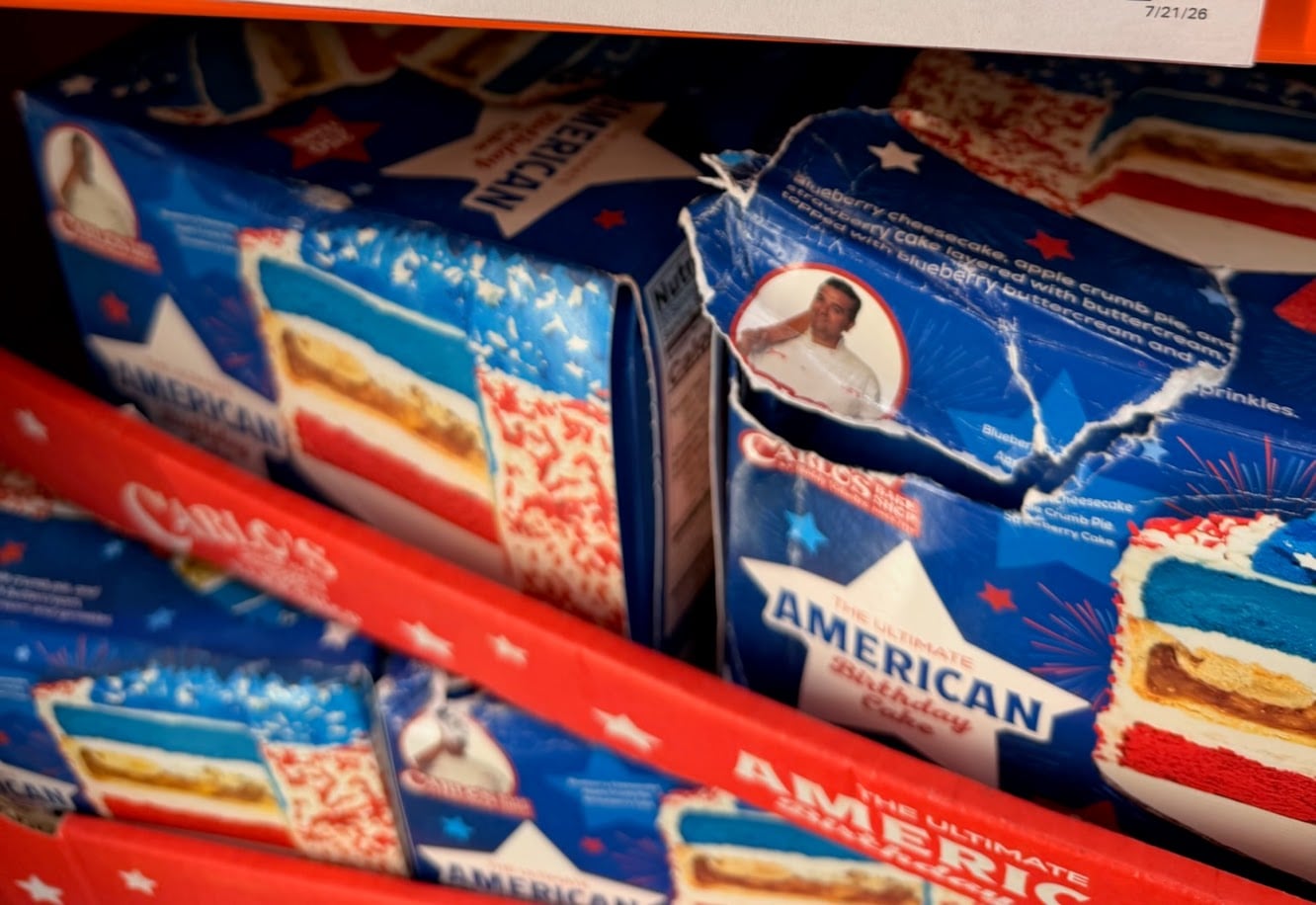Carlo's Bakery Ultimate American Cake