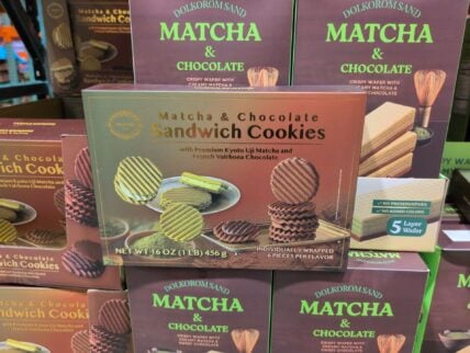 Gelovery Matcha & Chocolate Sandwich Cookies at Costco